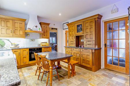 8446379-interior15-800.jpg