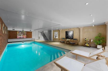 OL-WAZ-2GlanthamsClose-SWIMMINGPOOL.jpg