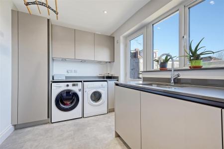 IMG_5672_10 copy 2.jpg