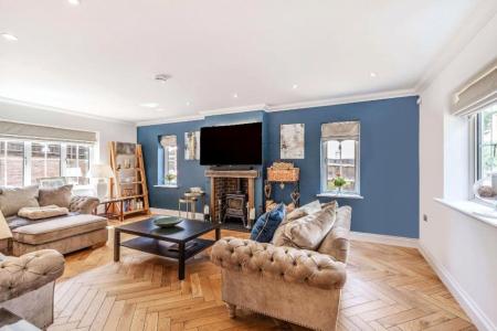 8515693-interior04-800dp (Portal Size).jpg