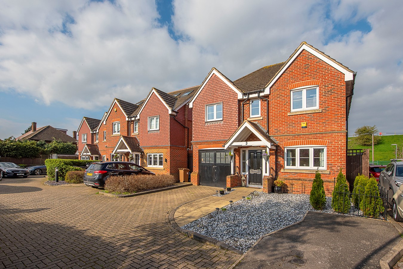 4 bedroom Detached House for sale in Shepperton