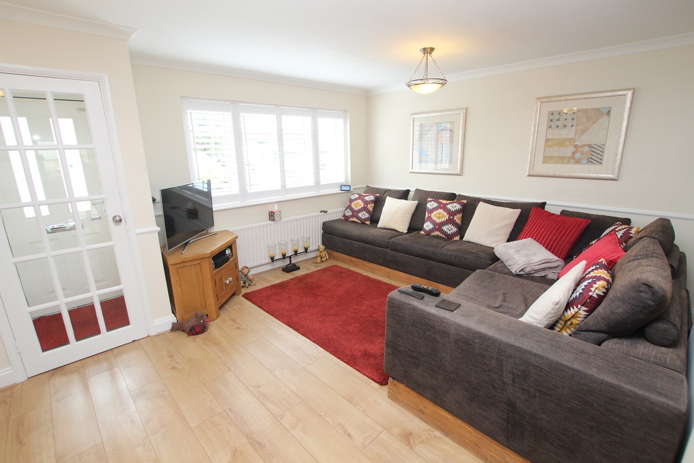 3 bedroom End of Terrace House for sale in Shepperton