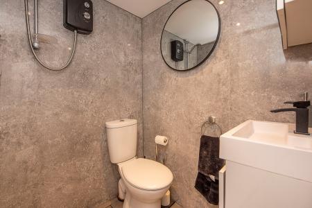 Outbuilding Shower R