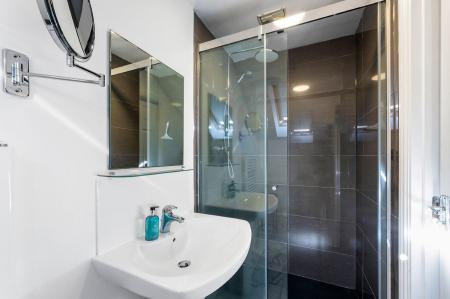 Master En-suite