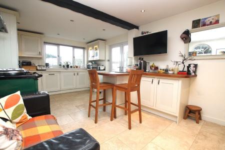 Kitchen/Breakfast Ro