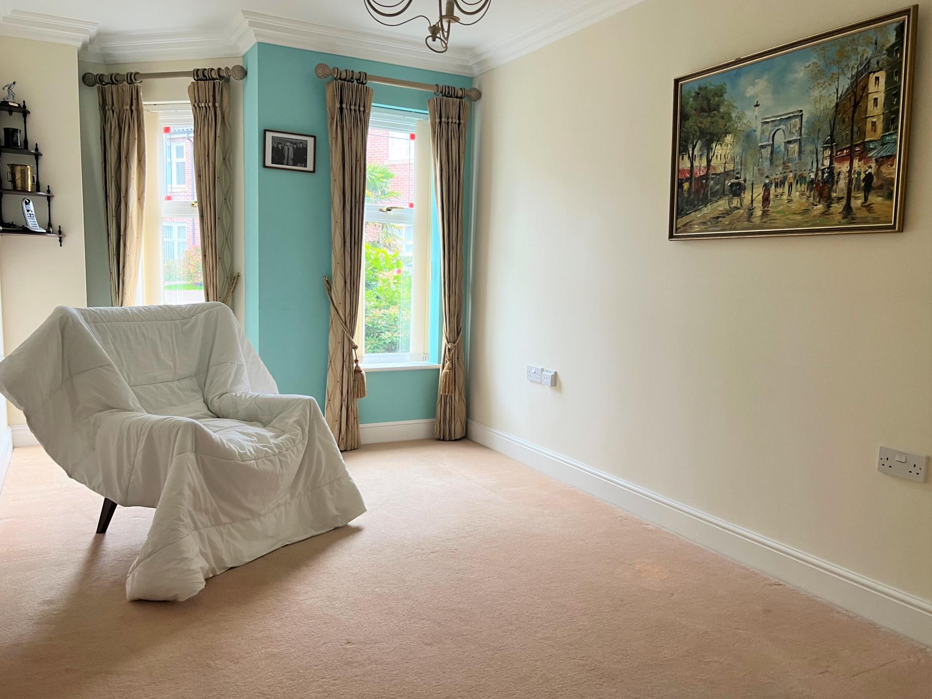 2 bedroom Ground Floor Flat for sale in Cromer