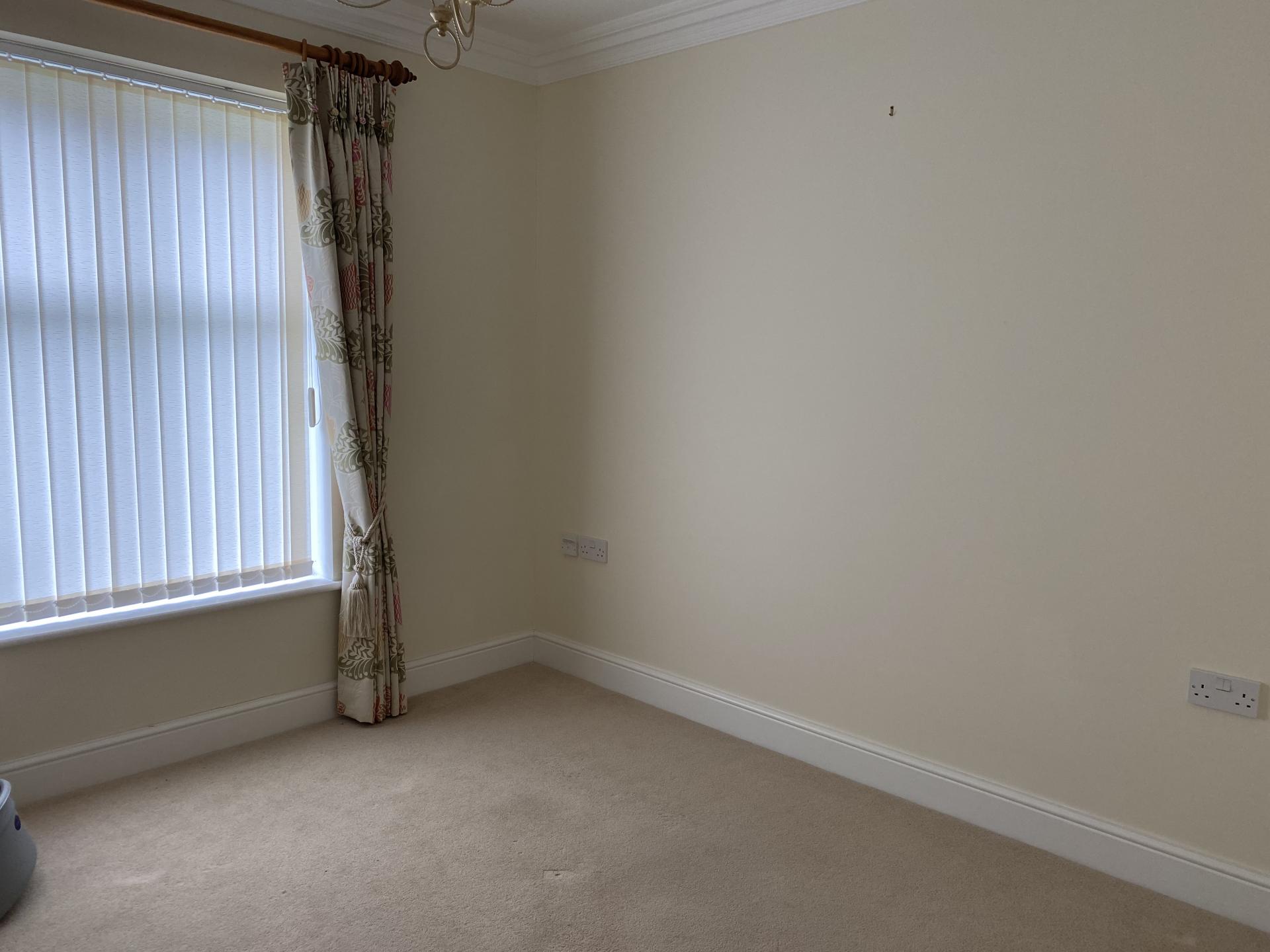 2 bedroom Ground Floor Flat for sale in Cromer