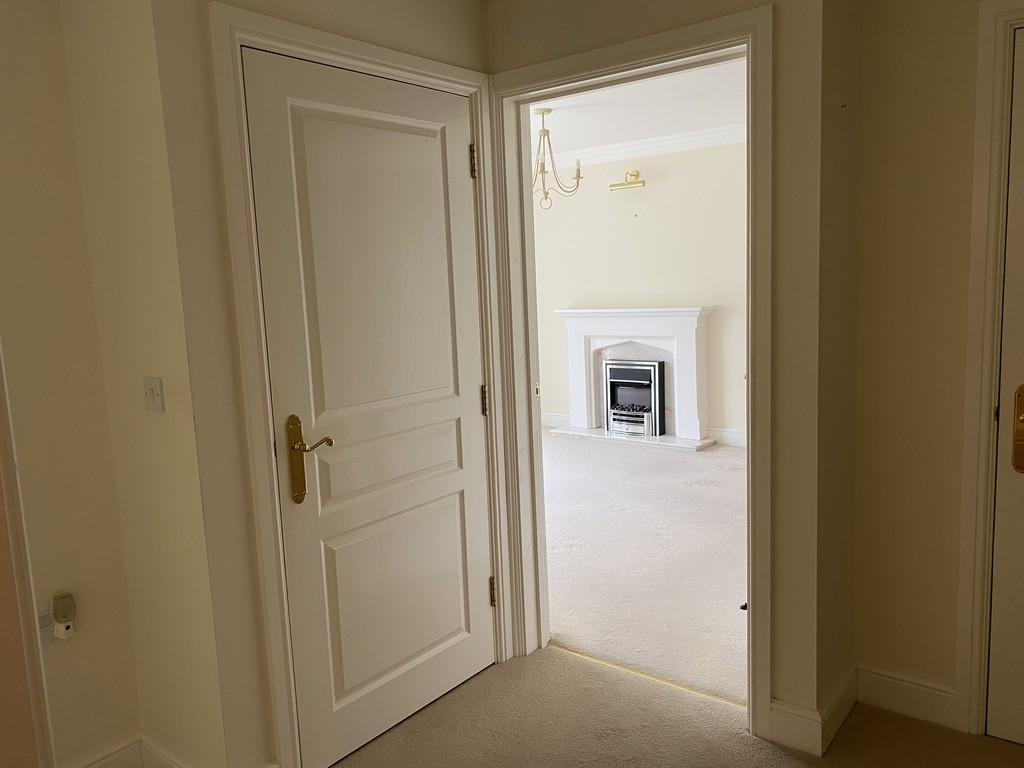 2 bedroom Ground Floor Flat for sale in Cromer