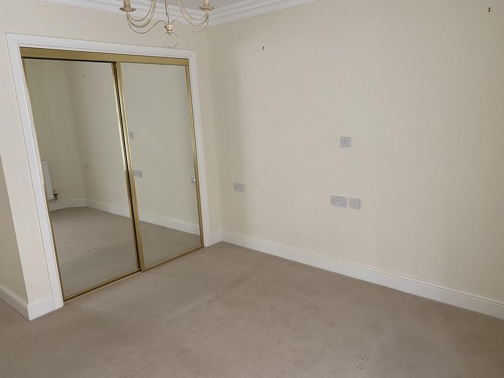 2 bedroom Ground Floor Flat for sale in Cromer