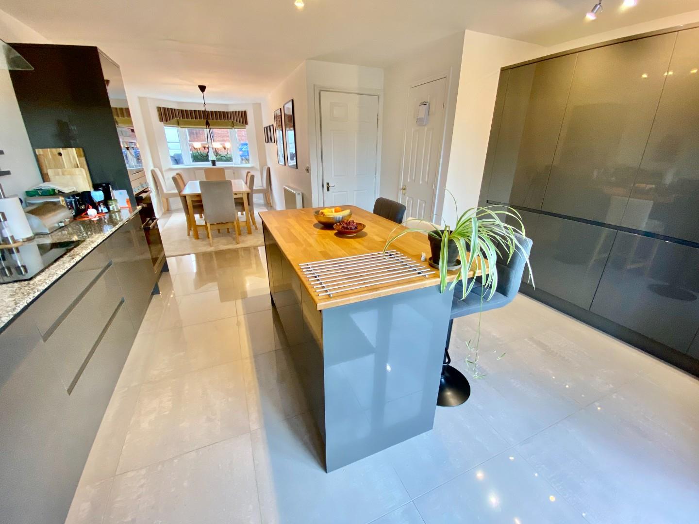 3 bedroom End of Terrace House for sale in Tiverton