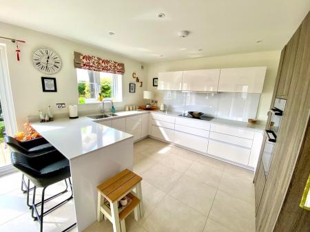 Kitchen/Breakfast Room