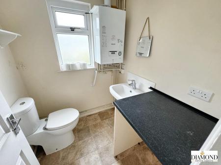 Cloakroom/Utility Room