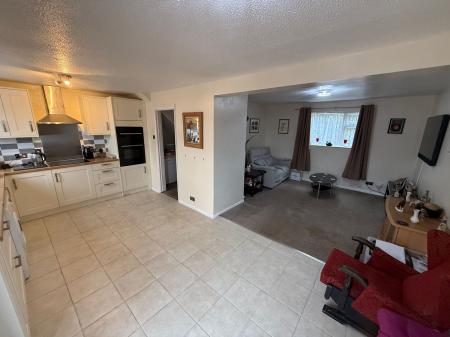 Kitchen/Dining Area