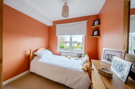 1372489-13-68f8e3...