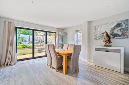 1382617-33-691f2a...