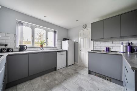 1400407-24-6967b9...