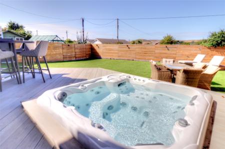 Garden With Hot Tub
