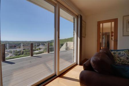 Living To Sundeck