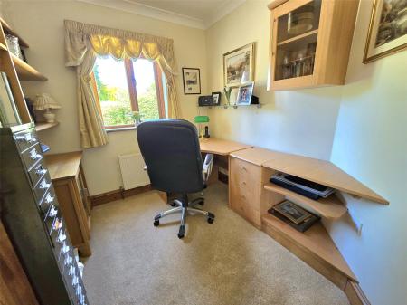 Office/Bedroom 4