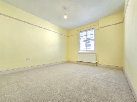 Bed2/Living Room