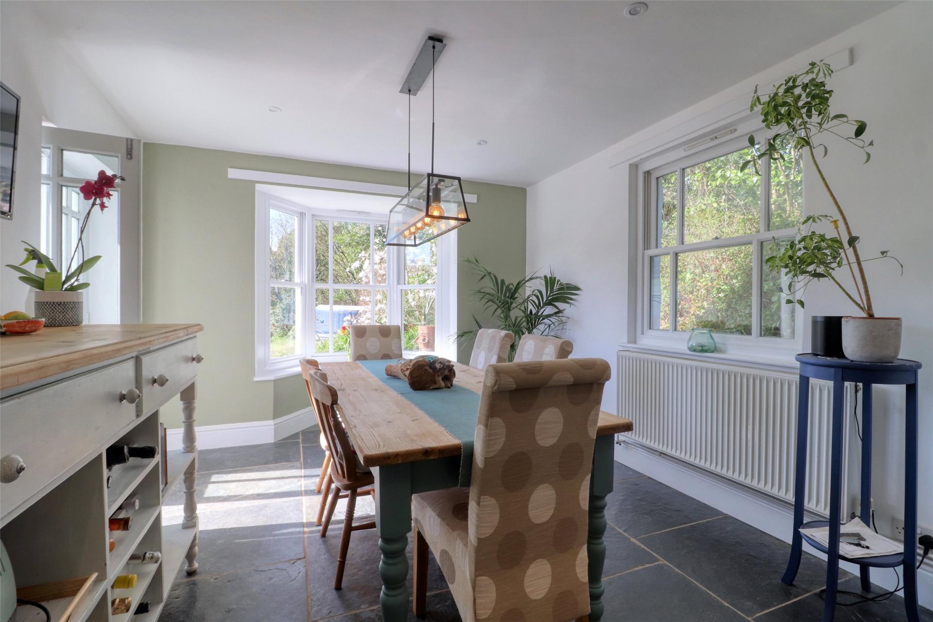 5 bedroom Detached House for sale in