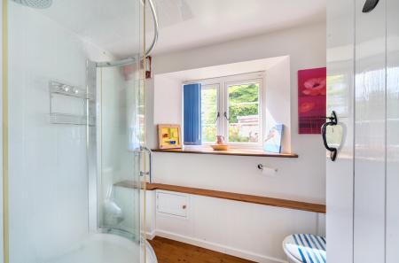 1299272-11-683712...