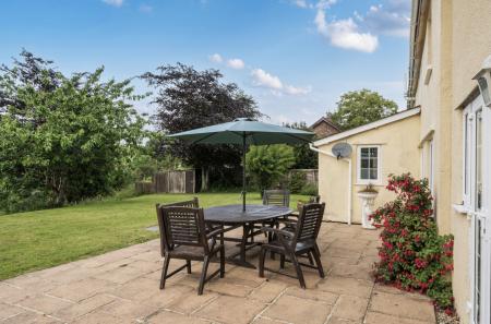 1295211-6-683a009...