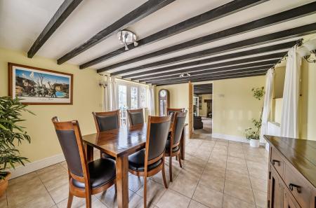 1295211-12-683a00...