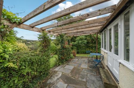 1346509-33-68b700...