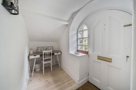 1346509-16-68b6ff...