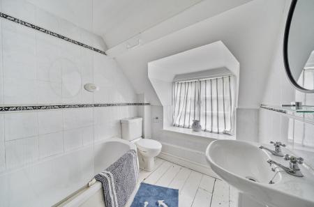 1346509-1-68b6fe9...