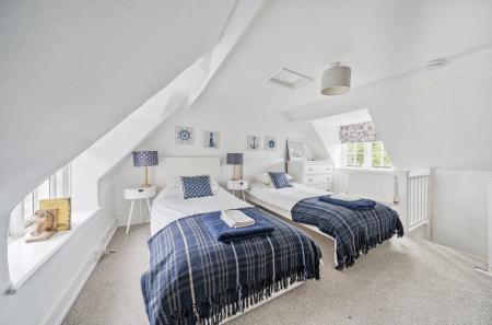 1346509-6-68b6fed...