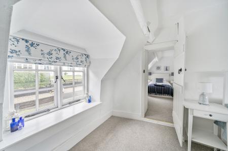 1346509-4-68b6feb...