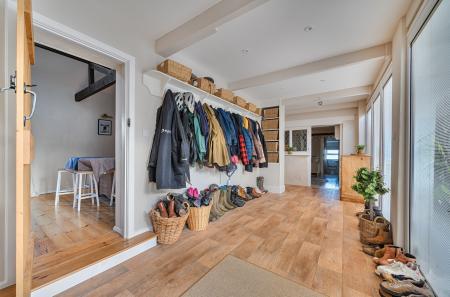 1383937-11-691f3c...