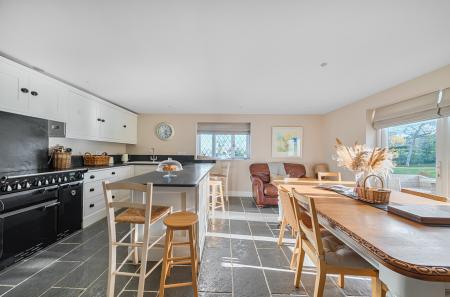 1383937-29-691f3e...