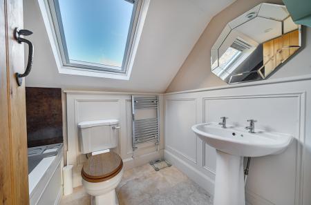 1383937-23-691f3d...