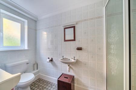 1386290-6-6939a2a...