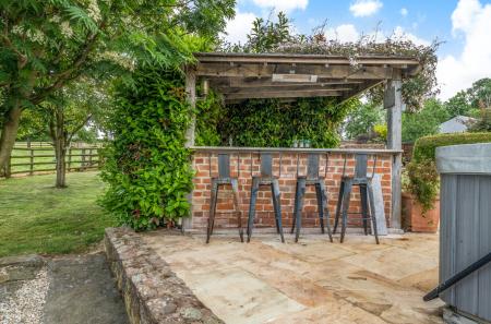 Outdoor Kitchen