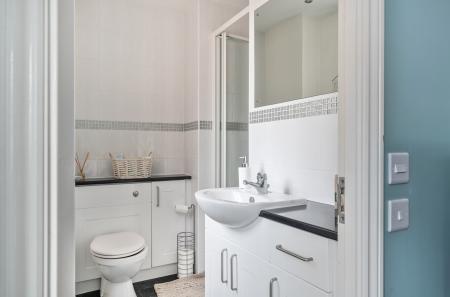 1328720-20-688b44...