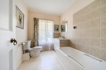 1361878-11-68e80d...