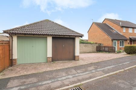 1374332-5-690335f...