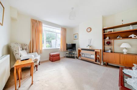 1372572-10-6900cd...