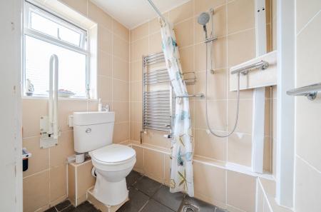 1375172-11-6909de...