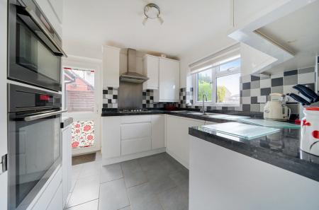 1383211-13-691c57...