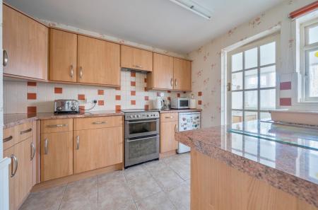 1383183-9-69203af...