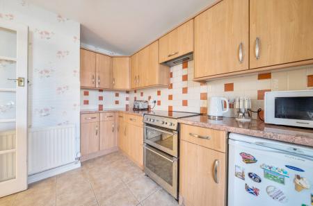 1383183-7-69203ab...