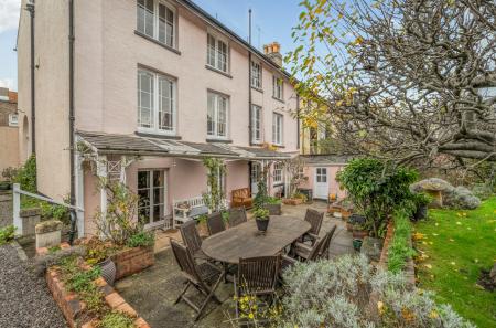 1383583-4-6936d7e...