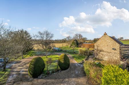 1386146-10-695d1a...