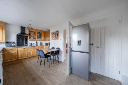 1394803-5-695e61b...