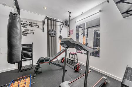 1395710-2-696512a...